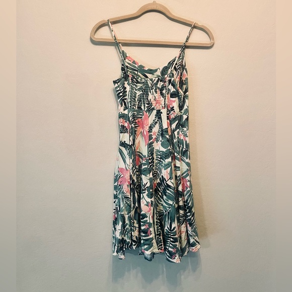 Summer floral dress with spaghetti straps. - Picture 3 of 5